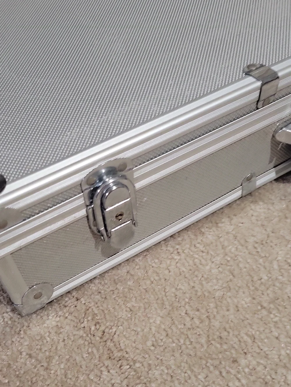 N/A sturdy silver